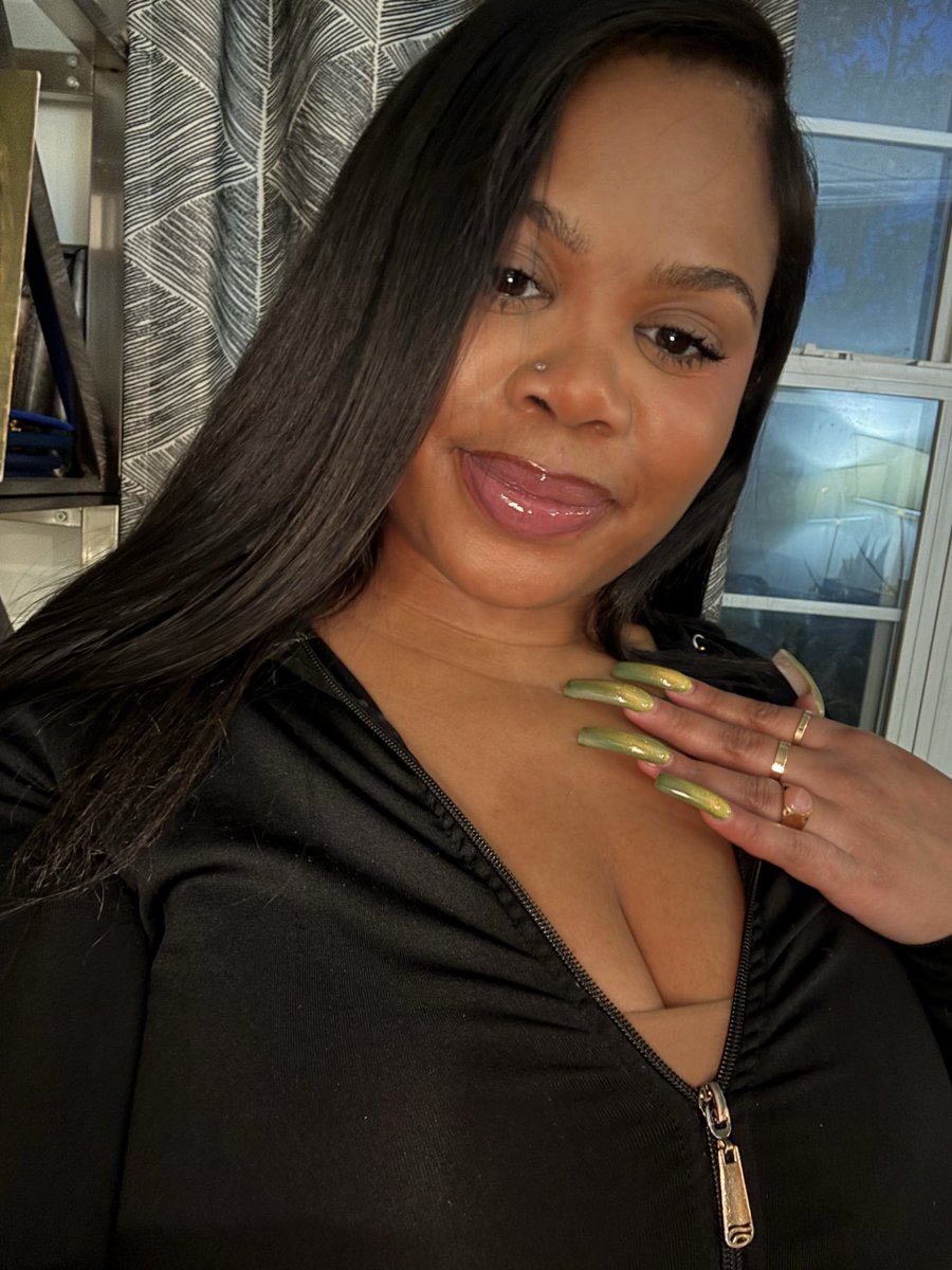 dyke dinner. tweet media