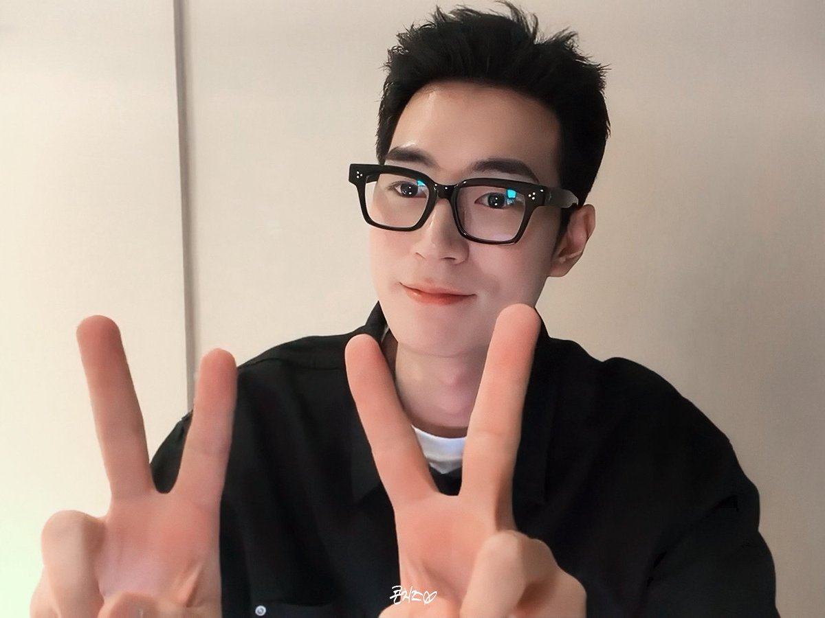 Cheesecorn___'s tweet photo. 260303 서함 위버스 라이브

👋🏻૮₍ ⸝⸝•̅ ᴥ •̅⸝⸝ ���ა✌🏻

#박서함 #PARKSEOHAM https://t.co/1EyCl6PWg0