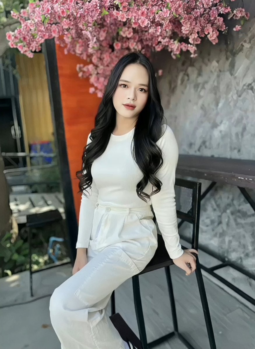 นิ นิว tweet media