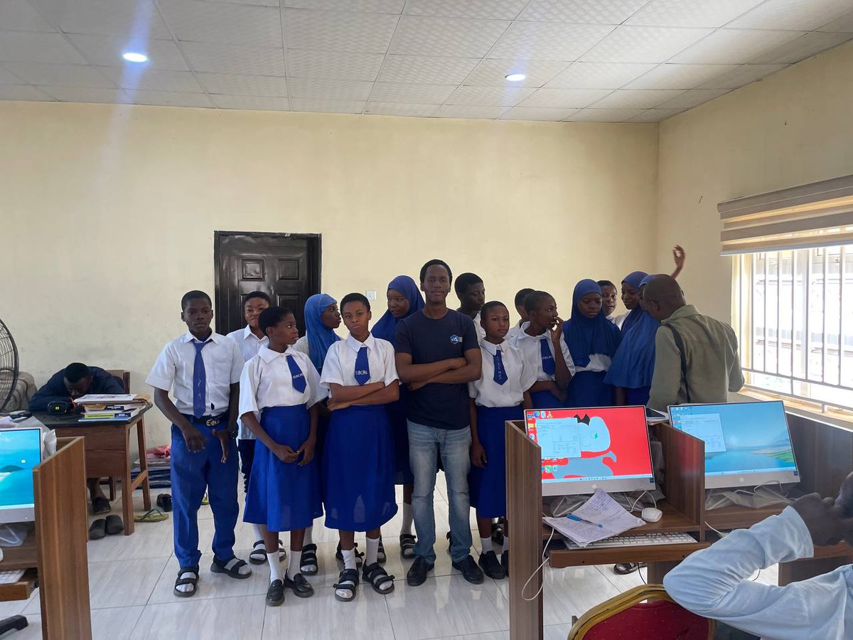 ibdigitalschool's tweet photo. Thinking like a computer starts with sequences.
At Oke Bola High School, IDA CodeLab guided students through step-by-step problem-solving and logical instruction building. We’re expanding this structured programme to more schools. #IbadanDigitalAcademy #IDACodeLab https://t.co/0yU8MdGX0s