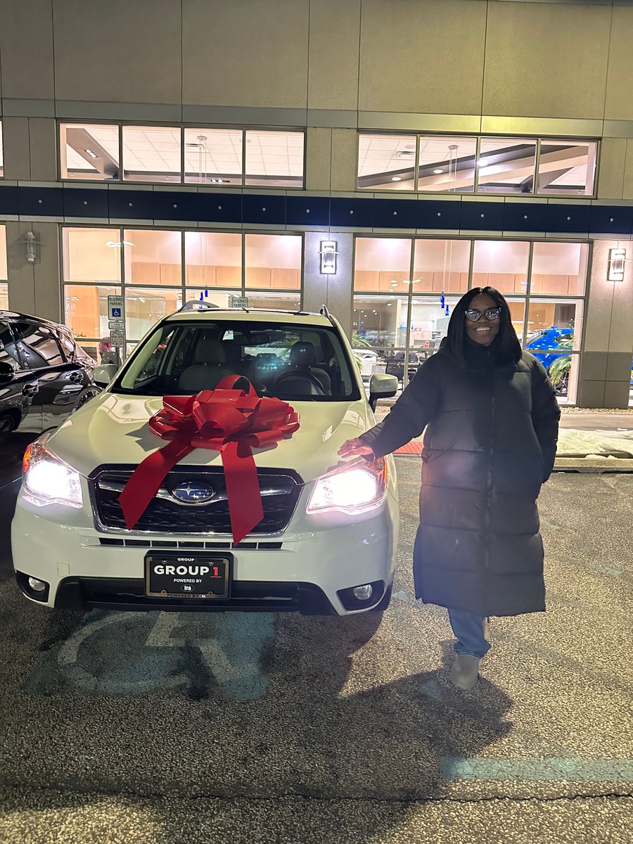 EliteAcura's tweet photo. Congratulations to our new friend Sidnie on this beautiful 2016 Subaru Forester assisted by salesman Andrew! We hope you enjoy it! 😄

#Group1Automotive #EliteAcura #AcuraMapleShadeNJ #HappyCustomer https://t.co/8OPCZPg78n