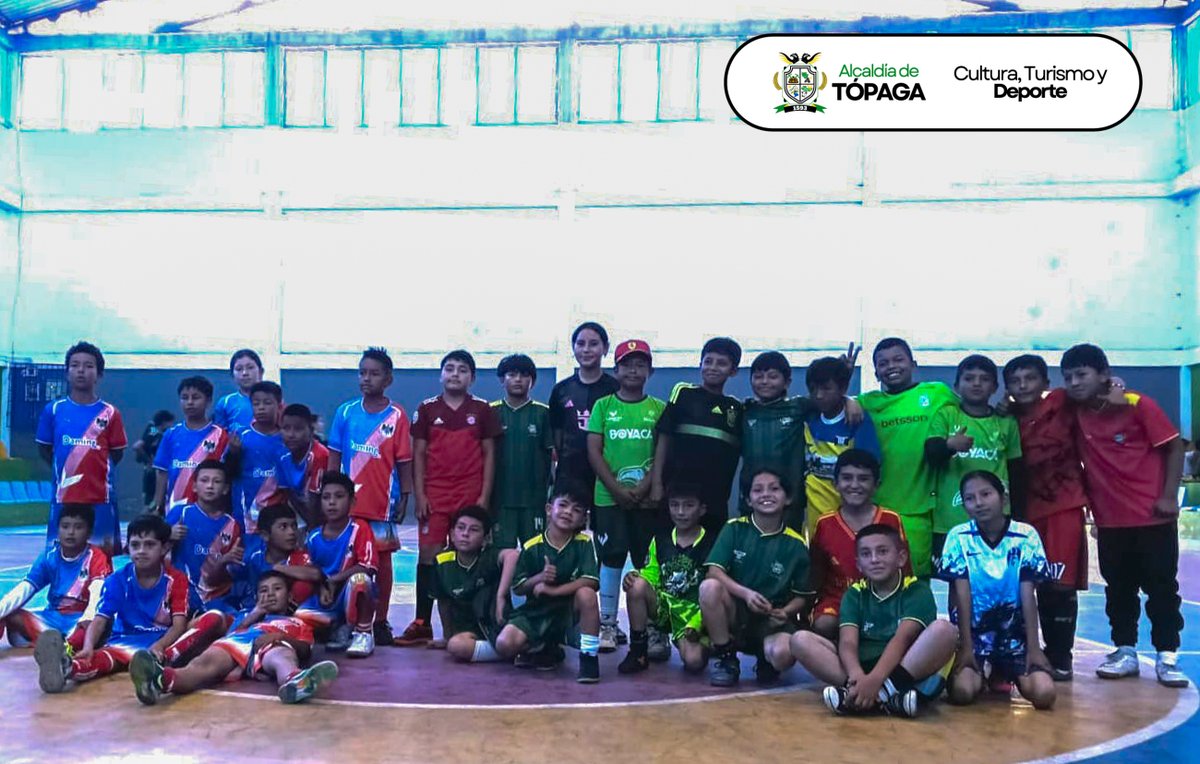 TopagaB's tweet photo. ⚽ En el Polideportivo Municipal se realizó un encuentro de fútbol sala con la Escuela Huracán de Floresta.

La Administración Municipal, en cabeza del alcalde, continúa impulsando el deporte para nuestros niños y jóvenes. 💛💚 https://t.co/PD4ijqjP3j