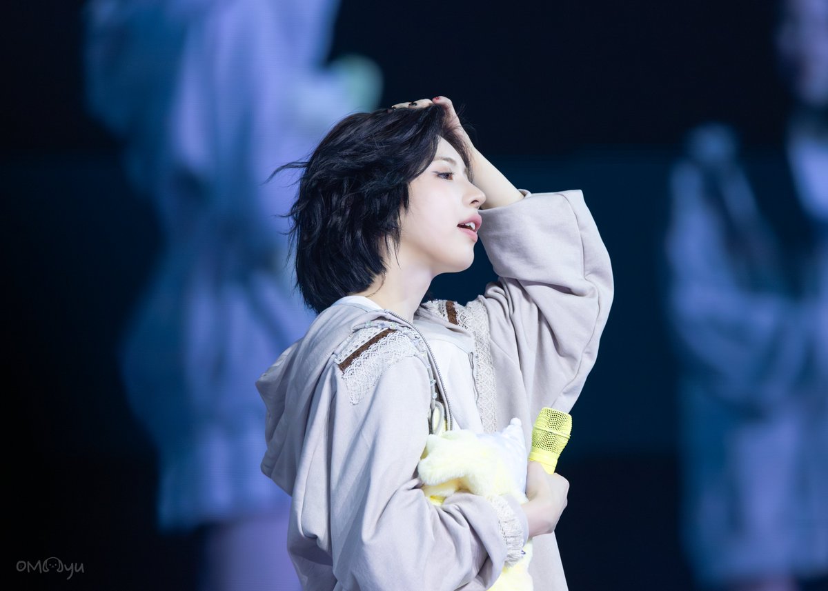 OhMyJJyu tweet media