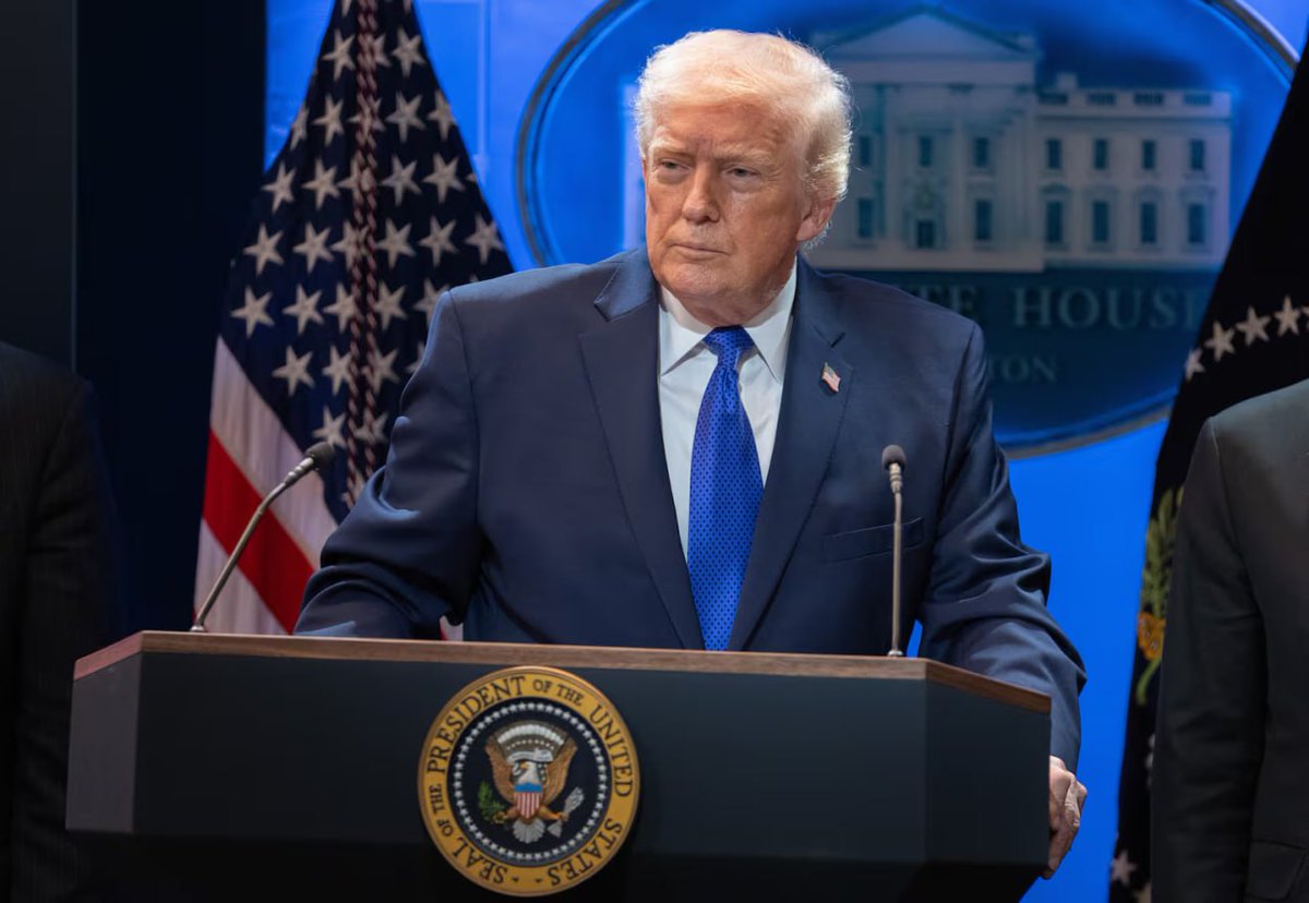 Stand Up For Trump tweet media