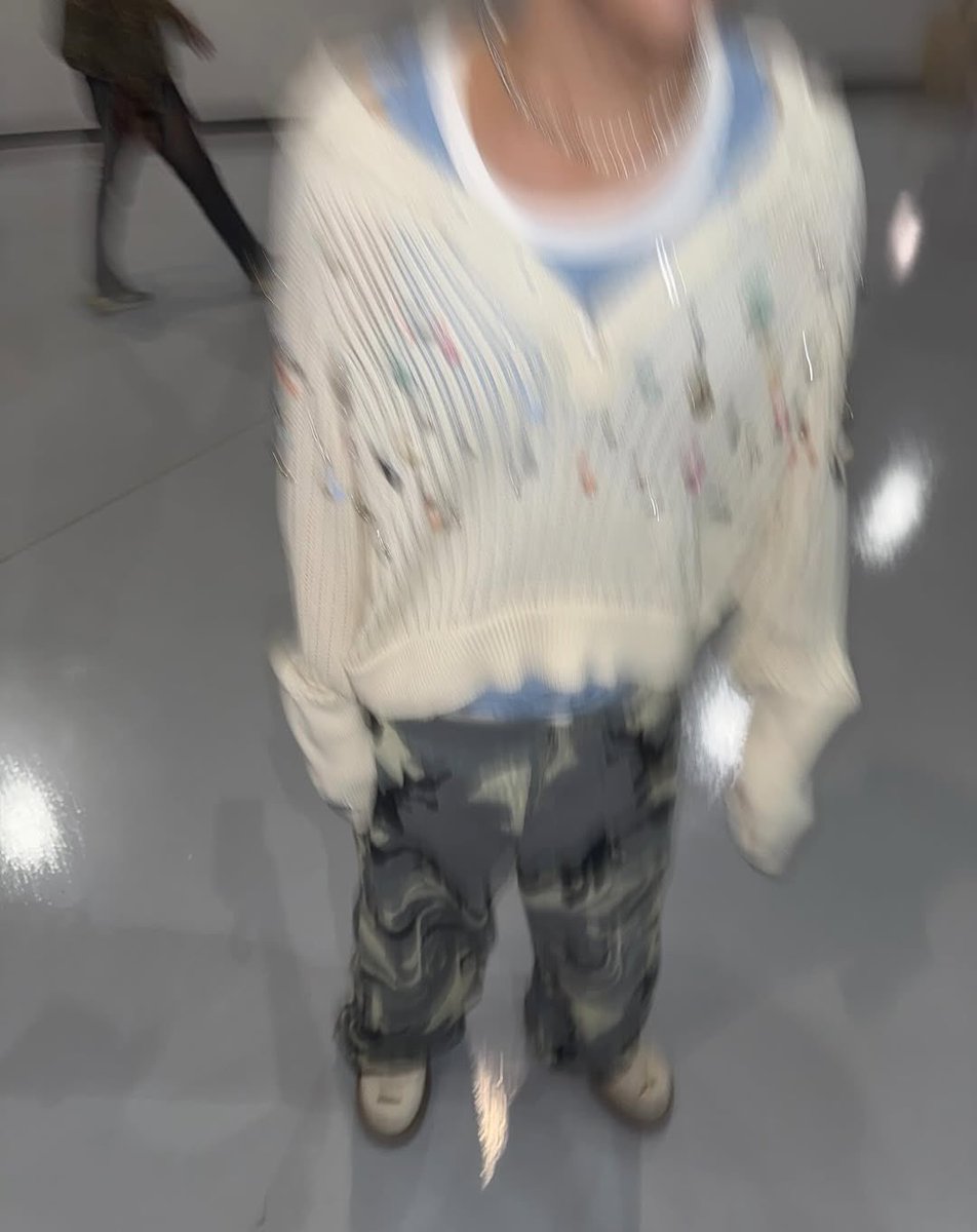 อยากให้ไฟแดงนานกว่านี้หน่อย🤣🤣🤣 พ่อค้าหน้าคุ้นๆ พวงมาลัยน่าจะเกลี้ยงก่อนไฟแดงหมดรอบ555555555555555

#SingtoPrachaya
#เทยแฟร์69