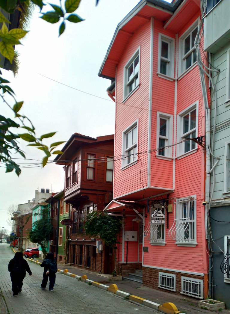 RAGIPBATUR's tweet photo. Kadırga Istanbul https://t.co/b5bee1P4Af