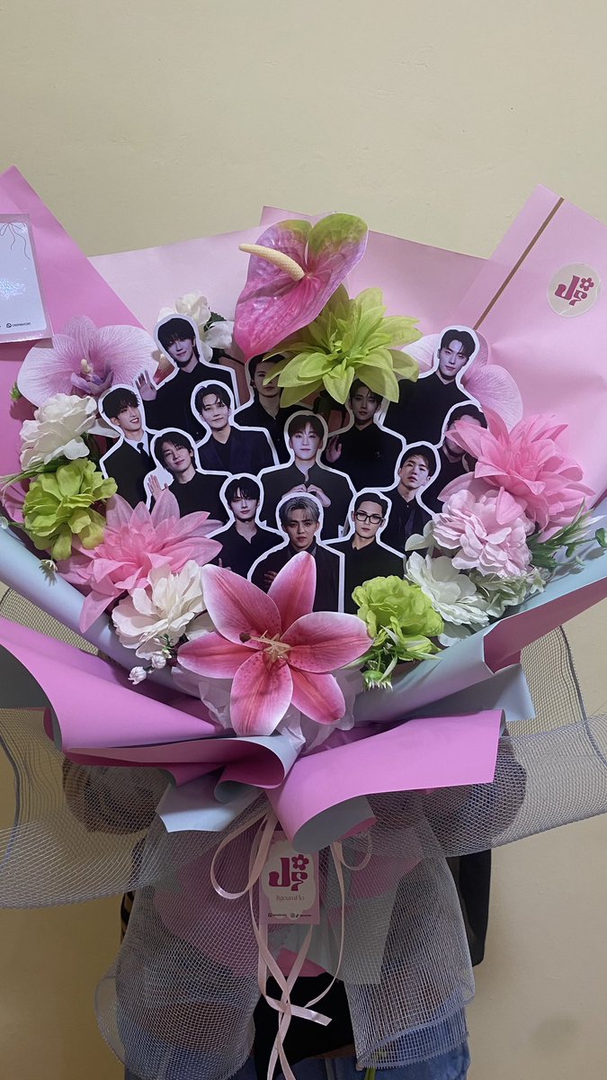 raꪔ̤̮ tweet media