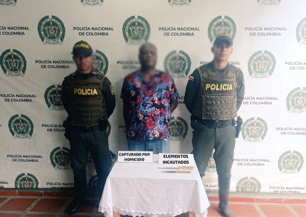 🚨 #Quibdó | La rápida reacción de la <a href="/PoliciaColombia/">Policía de Colombia</a> permitió la captura en flagrancia de un presunto homicida señalado de causar la muerte de un ciudadano con arma cortopunzante en el barrio Minuto de Dios. #Seguridad #ConstruyendoPorChocó