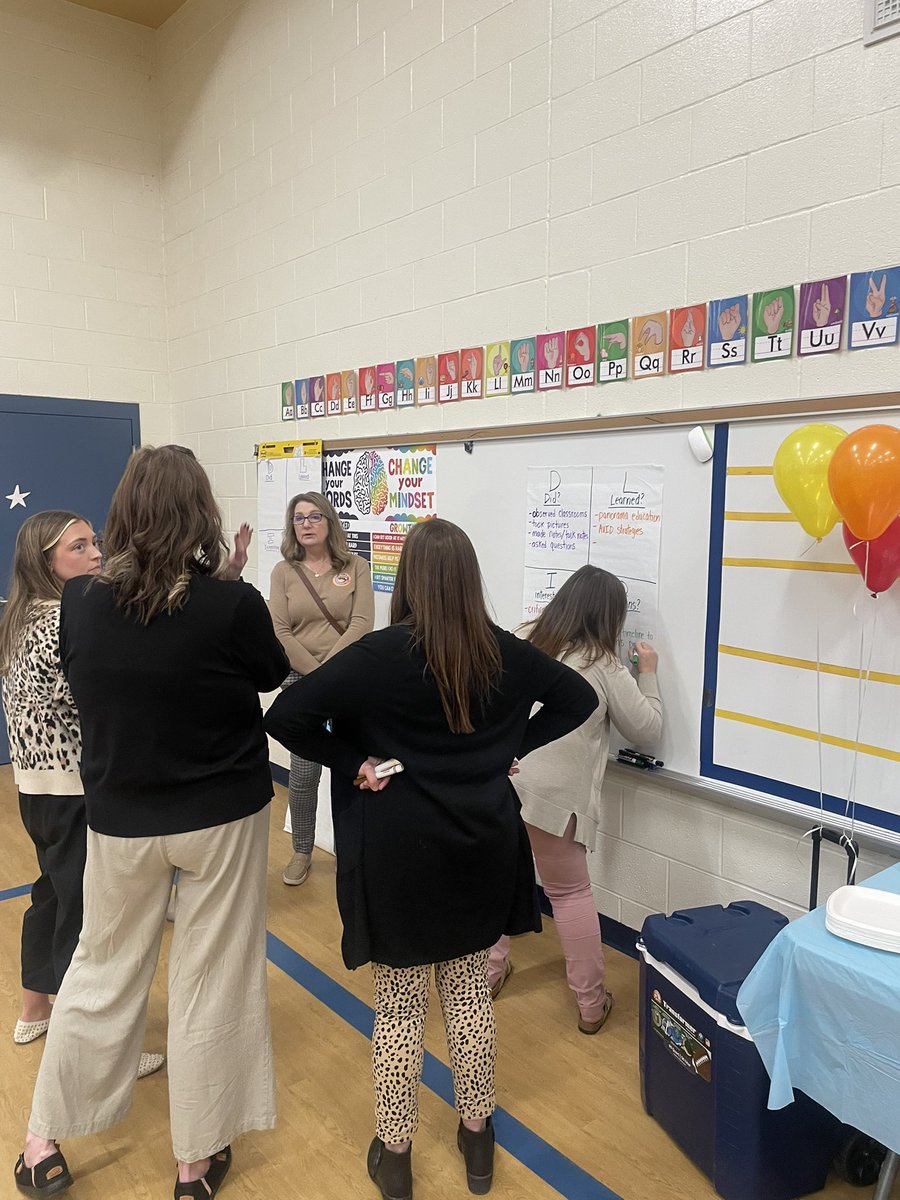 RichlandTwoAVID's tweet photo. Groups of visitors from all over the region for @RTEFlightStatus’s @AVID4College Showcase here in @RichlandTwo are debriefing and reflecting on their classroom visits #R2AVIDStrong https://t.co/qmUPphnO0q