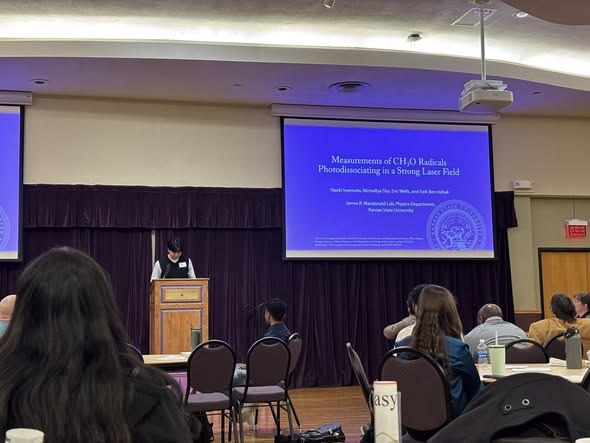 KSUPhysics's tweet photo. Proud of our grad students at the Kansas Physical Chemistry Symposium! ⚛️ From talks to posters, they showcased incredible research and connected with the scientific community right here on campus. 🔬👏 #kstate #KPCS #PhysicalChemistry #GradResearch #Physics https://t.co/8egu9WelkC