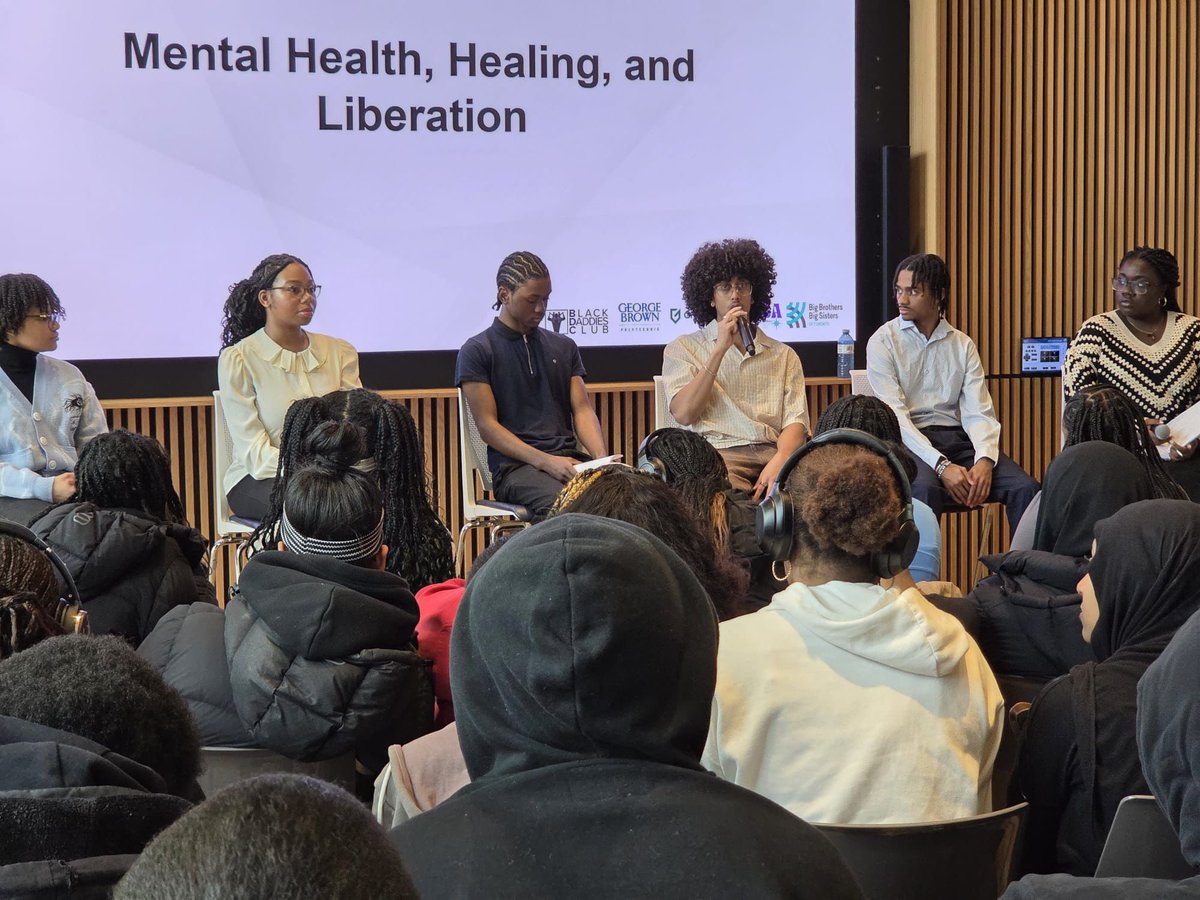 tdsb_cebsa's tweet photo. Black Student Summer Leadership Program and @tdsb alumni facilitated panels &amp; breakout sessions at the Journey to Black Liberation Symposium Youth-Led Day. Youth-Led Day centres Black student voice &amp; dialogue on identity, mental health &amp; liberation. #BSSLP #YouthLeadership https://t.co/m8b9KmqzVF