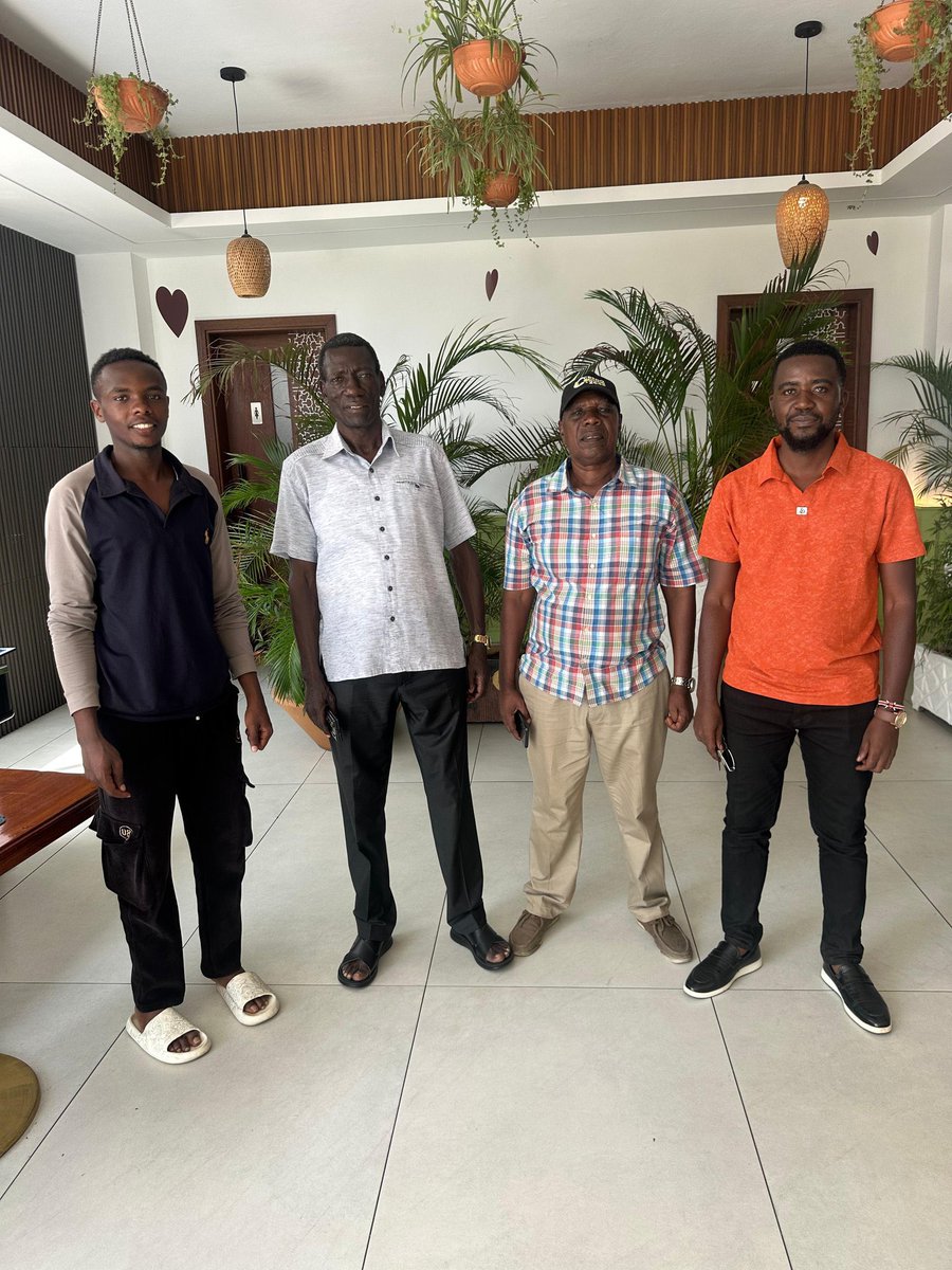 Degrata akuwa na time ya kuvaa viatu after kuambiwa to be ready for a gig in Mombasa.