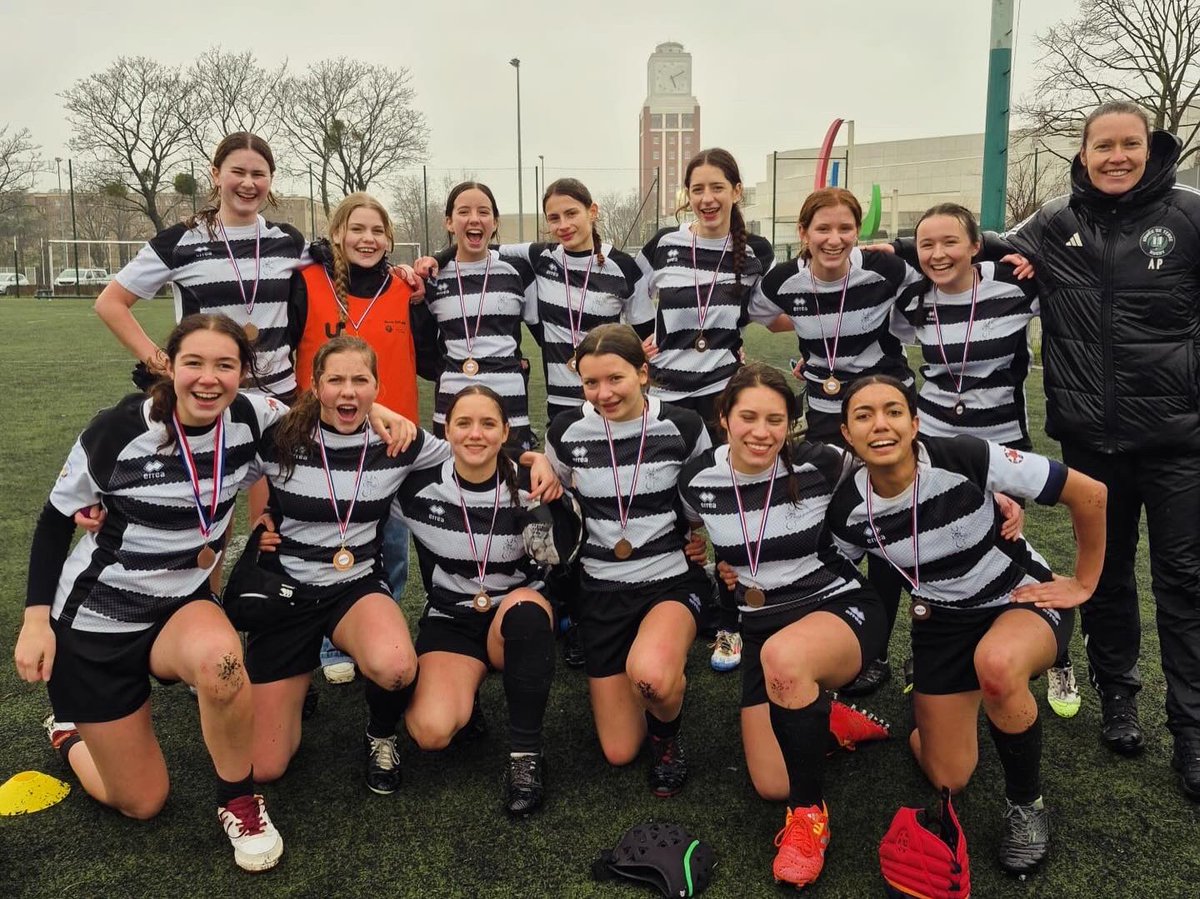 Lycée Militaire de Saint-Cyr tweet media