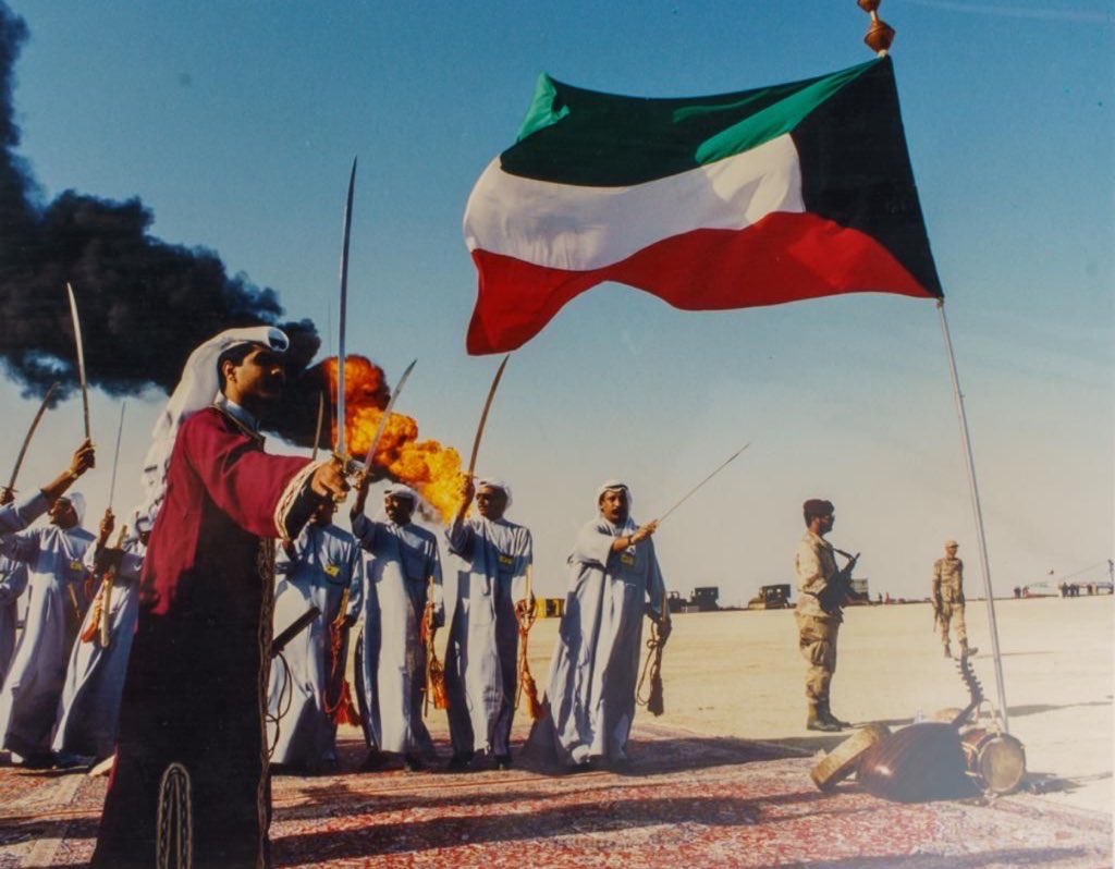 ياعل عينٍ ماهي بتحبها للرمد..