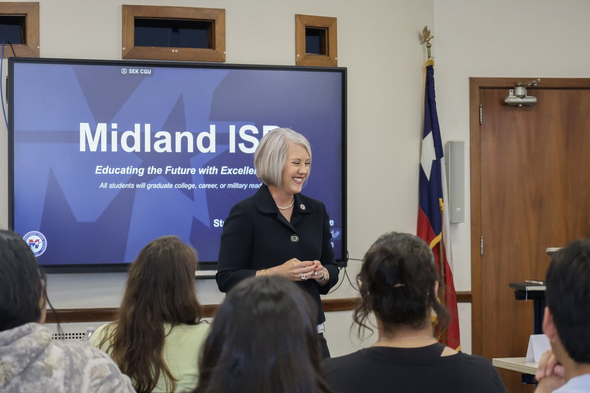 Midland_ISD's tweet image. Our Superintendent’s Student Advisory Council met this morning to provide valuable feedback and lead a discussion on college, career, and military readiness. We appreciate our student leaders for sharing their voices and helping shape the future of MISD! #ExcellenceinAction