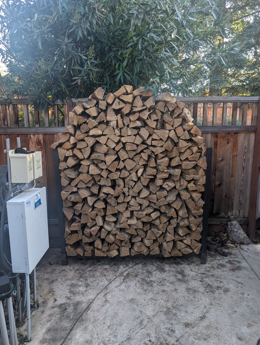 pcold's tweet photo. @TurnBucklBBQ How about my wood? https://t.co/5sU7QXhFC3