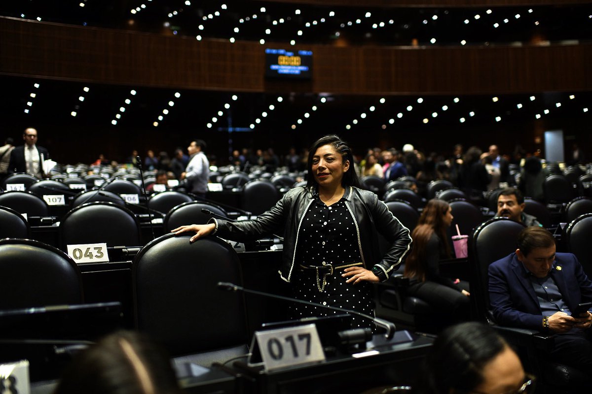 JessicaCis1985's tweet photo. En la Cámara de Diputados - H. Congreso de la Unión, decimos presente, "La patria es Primero". Cámara de Diputados - H. Congreso de la Unión @Mx_Diputados  #unidadporelbiendetodos https://t.co/cBhsEPFNCU