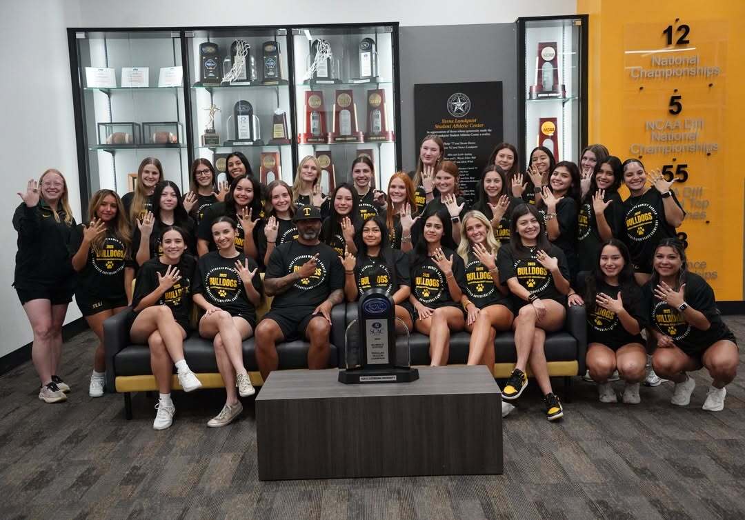 Signature Championship Rings tweet media