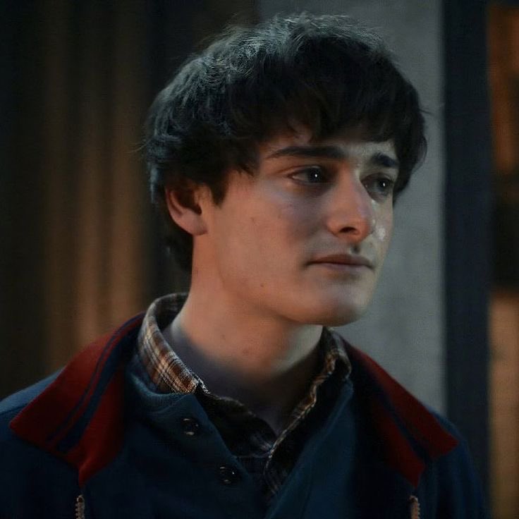 Mike dumb as hell for never kissing him