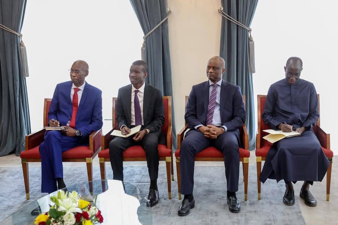 Le Président de la République, Bassirou Diomaye Faye, a reçu ce mardi Jozef Síkela et Magnus Brunner, Commissaires européens respectivement en charge des Partenariats internationaux, ainsi que des Affaires intérieures et de la Migration.

Cette audience s’inscrit dans la