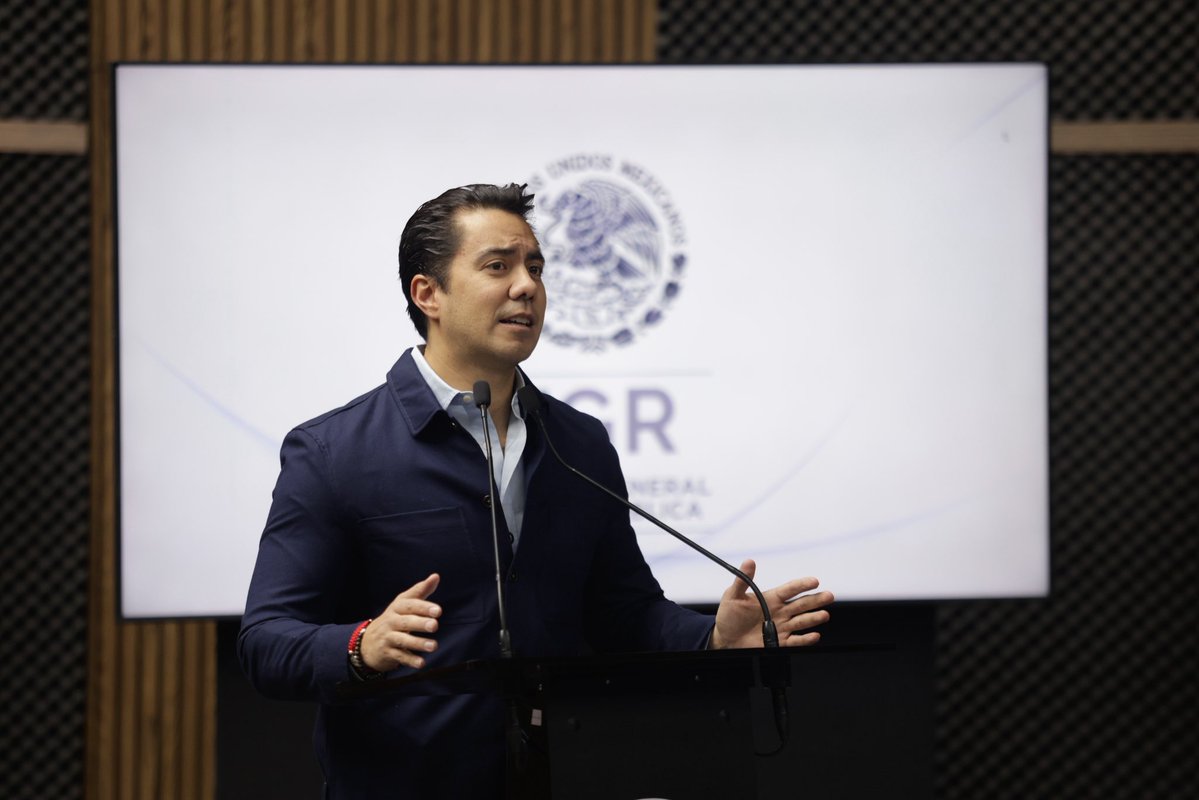 En Querétaro, los resultados en seguridad no son casualidad, son trabajo en equipo.

Reafirmamos la coordinación con la Fiscalía General de la República, autoridades estatales, municipales y el Poder Judicial, porque la seguridad es el pilar de todo.

Hoy mandamos un mensaje