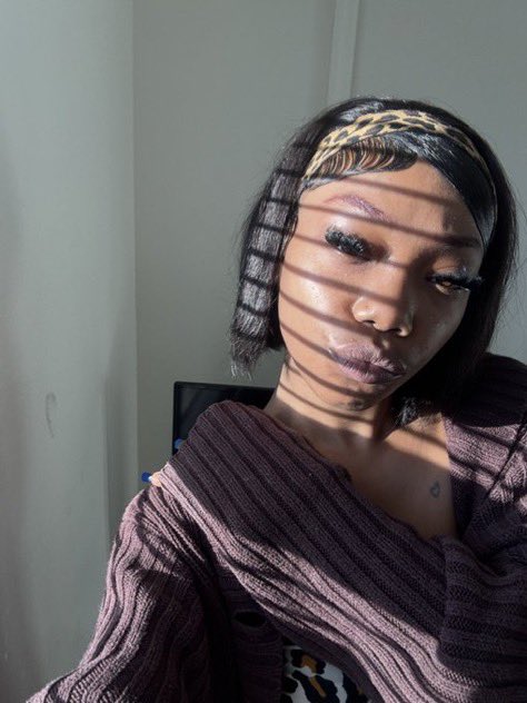 theerealtinnyxo tweet media