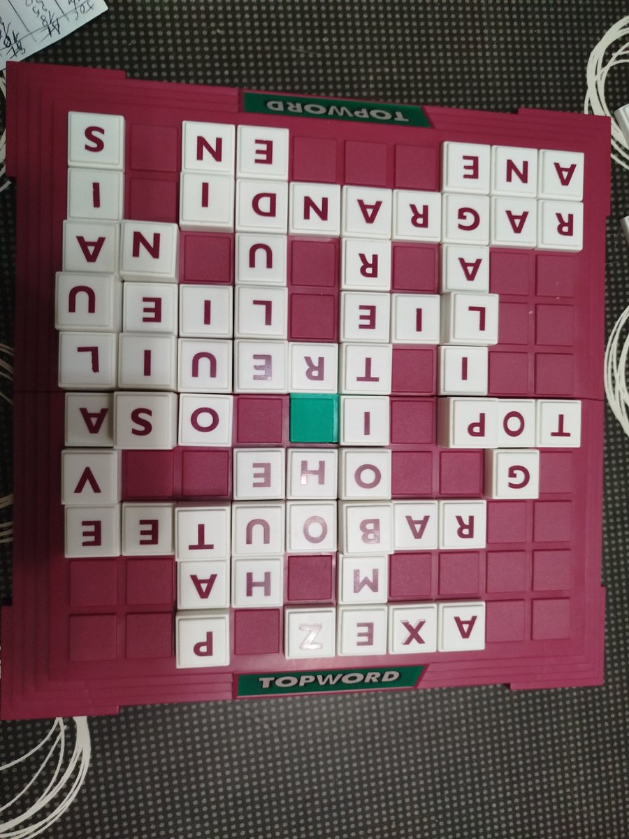 HueyKuang's tweet photo. Jeux de lettres 
#Topworld. https://t.co/B25XZA3sui