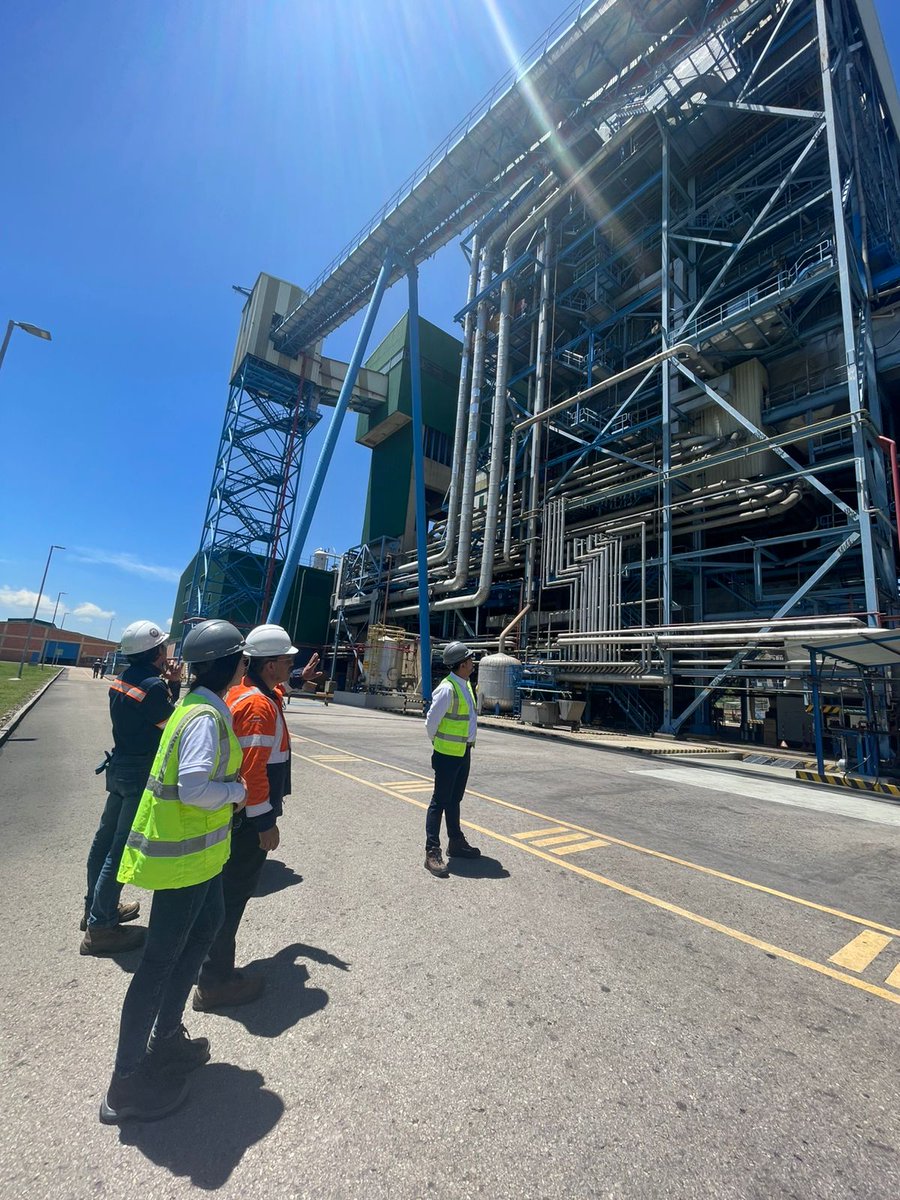sustrive's tweet photo. Visitamos a COMPAÑIA ELECTRICA DE SOCHAGOTA- TERMOPAIPA IV. Recorrer la planta, escuchar al equipo y entender su operación en territorio nos recuerda algo clave: la sostenibilidad no se diseña desde un escritorio, se construye en alianza. Y esto, es lo que hacemos en Sustrive 🤝 https://t.co/y2NOmsGbCU
