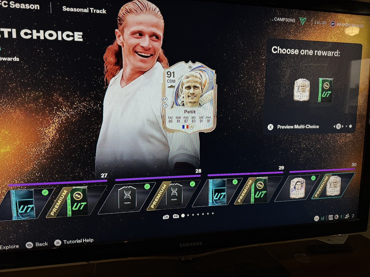 Ult1mate6's tweet photo. @EASFCDirect I bought the premium fc season and I haven’t received some of my premium rewards in about 2 weeks now, there’s no green checkmark on it and it’s not in my club, how can this possibly happen https://t.co/DZFX8AGwT3