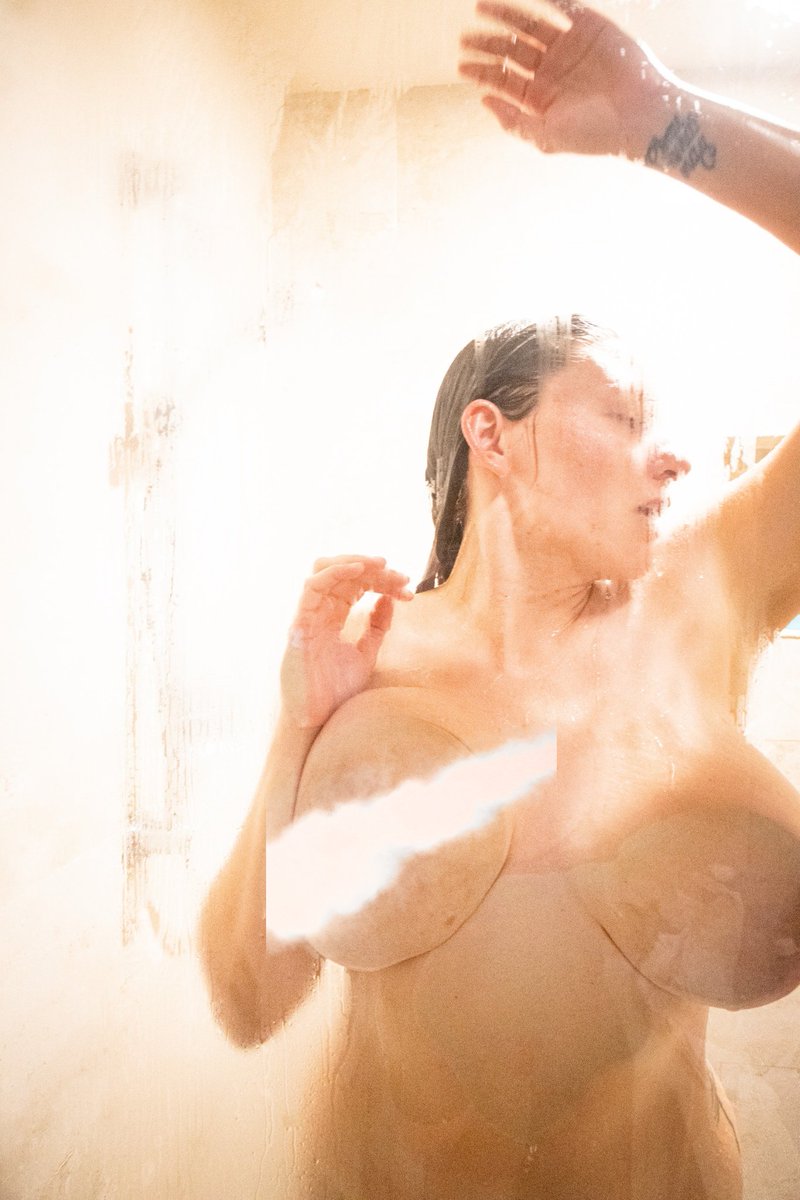 Ali Smiles tweet media