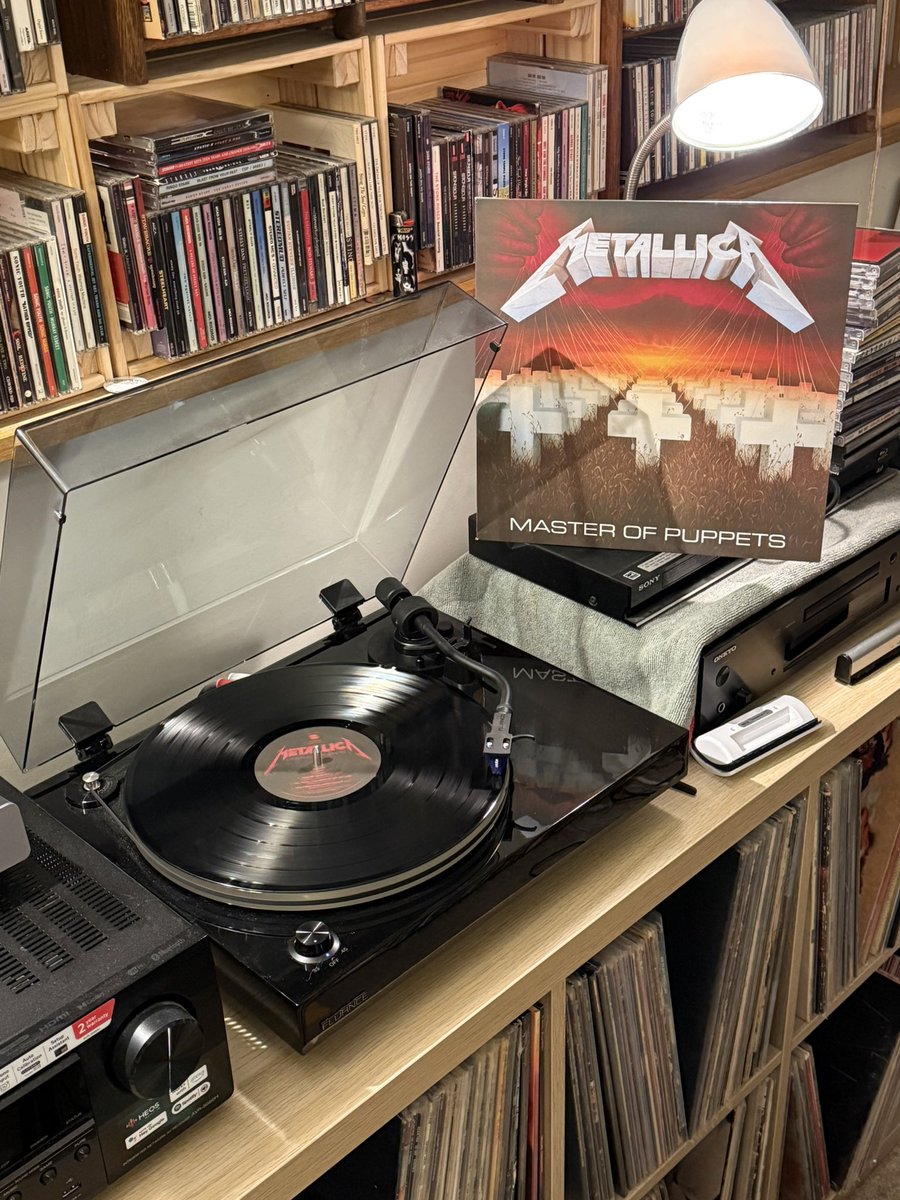 MusicManJ70's tweet photo. @Metallica - Master of Puppets Happy 40th #albumanniversary As far as I am concerned, this is THE metal album! #lpcollection #lpcommunity #vinyllover #vinylcommunity #metalvinyl #masterofpuppets #PhysicalMedia https://t.co/ngenUKD6iE