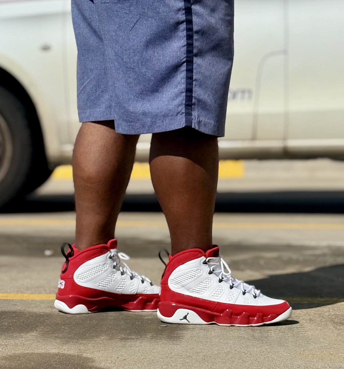 p_kicks23's tweet image. Todays on 👣 from your friendly neighborhood mailman 📬

Air Jordan 9 “Gym Red”
Color: White/Gym Red-Black
Style Code: 302370-160
Release Date: October 5, 2019
Price: $190

#sneakerhead #YourSneakersareDope #sneakerfiles #sneakeradmirals #kotd #Nike