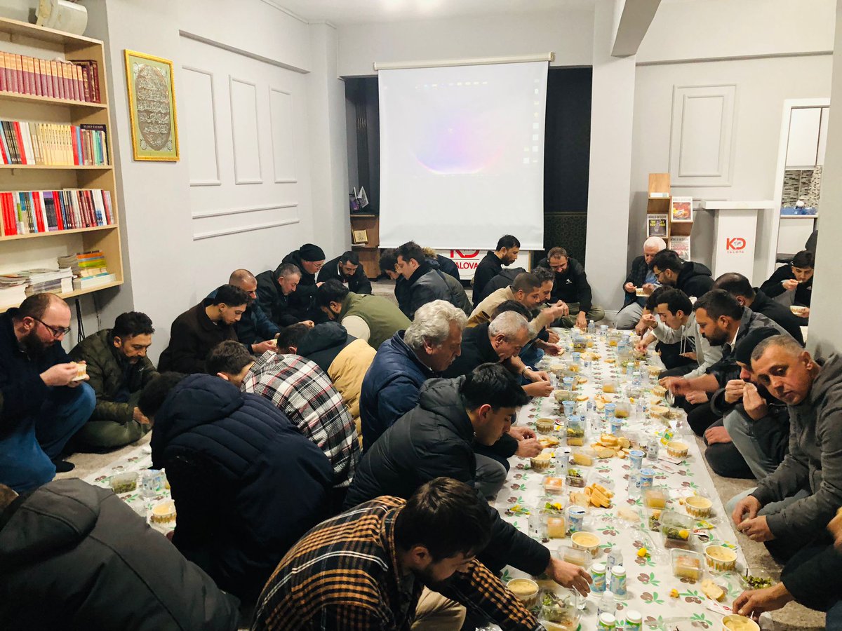 KokluDegisim77's tweet photo. Köklü Değişim Yalova Temsilciliği olarak, 3 Mart 1924’te Hilafet’in ilga edilmesinin yıl dönümü münasebetiyle düzenlediğimiz panelimizi, yazar Güven Akkuş'un sunumuyla gerçekleştirdik. 
#HilafetŞeriZorunluluktur #ÜmmetOlmaZamanı https://t.co/ttLmXGditx