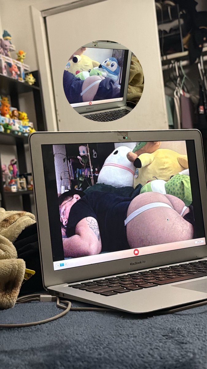 Christo7657672's tweet photo. I turn 26 today so what the hell, gotta leave my sexy pics on the internet like Moira Rose would’ve wanted 🤍

Balloons in my page or whatever https://t.co/J3ShmPOGri