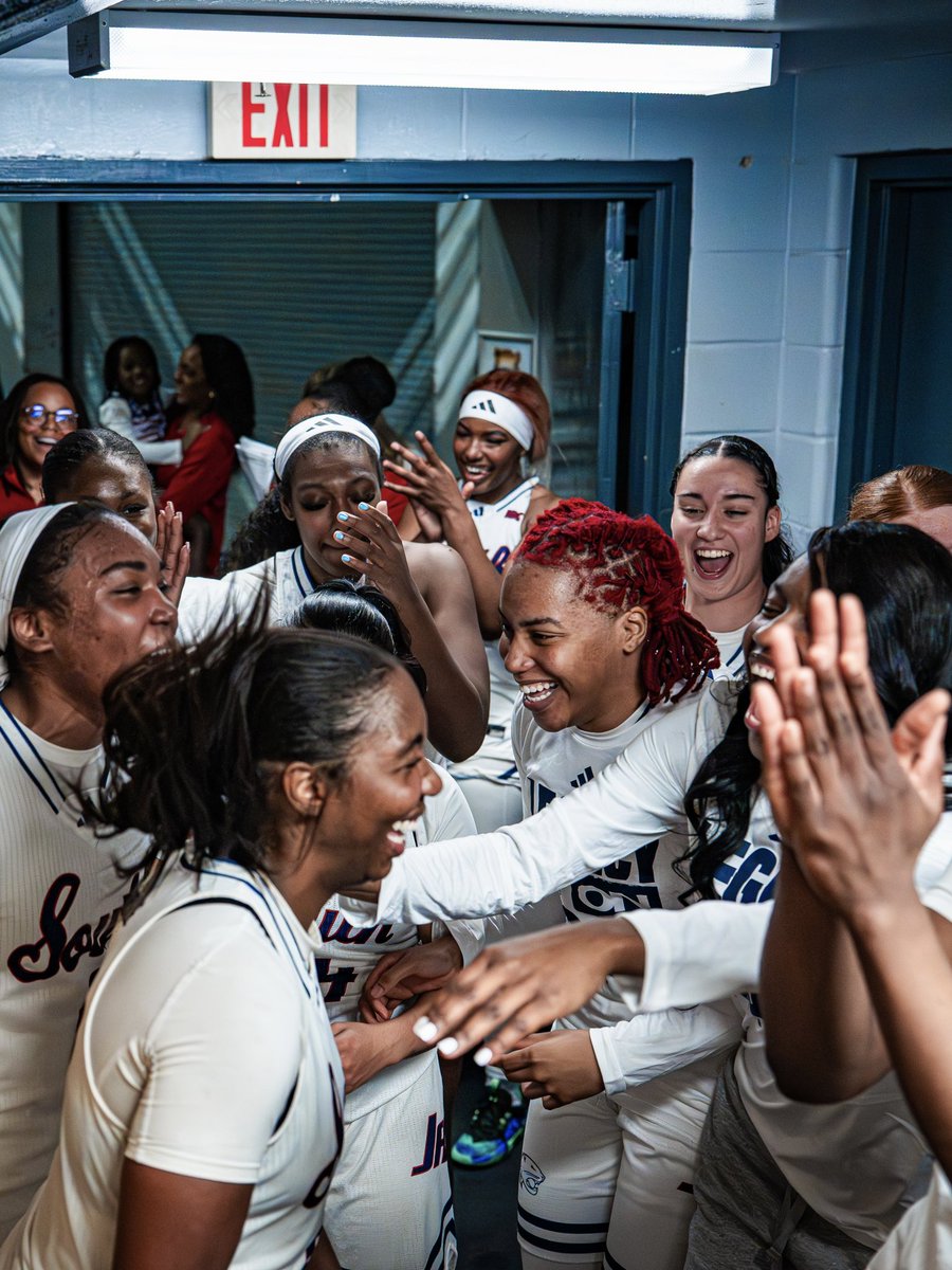 SouthAlabamaWBB's tweet photo. LET’S GOOO 🤪

#LSF | #INVEST https://t.co/JJ5Tnf5zdr
