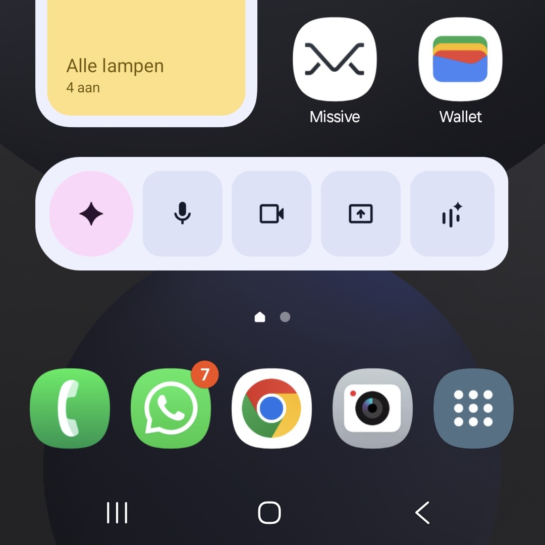 sfontix's tweet photo. @RobertJBye We need a 4x1 widget to be able to add to the homescreen so easy to add/replace search widgets from Google/Gemini https://t.co/t4rX4Djmw5