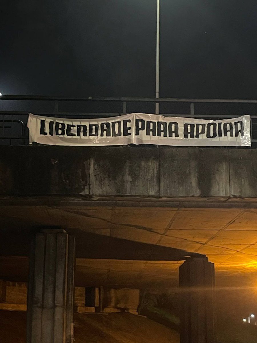 news_braga's tweet photo. 🚨 | Ultras Braga espalharam durante a passada semana passada várias tarjas pela cidade:

- “Liberdade para apoiar”’
- “Quem nos protege da policia?”
- “Não podem censurar a história bimilenar https://t.co/F2Zn3VsIp5