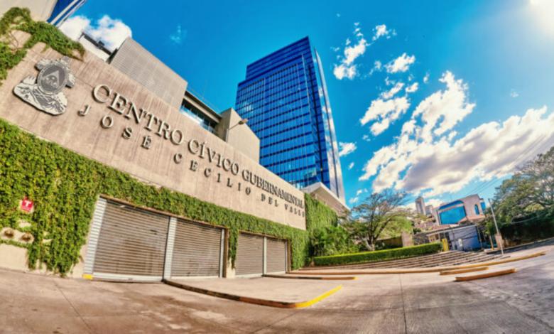 #ExtraDigitalHN || Gobierno inicia cancelación de 1,900 empleados mediante comisión liquidadora

 extradigital.hn/gobierno-inici…