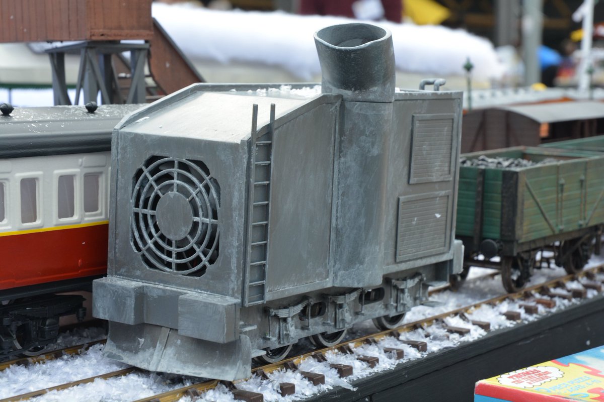 Tangentially Thomas tweet media