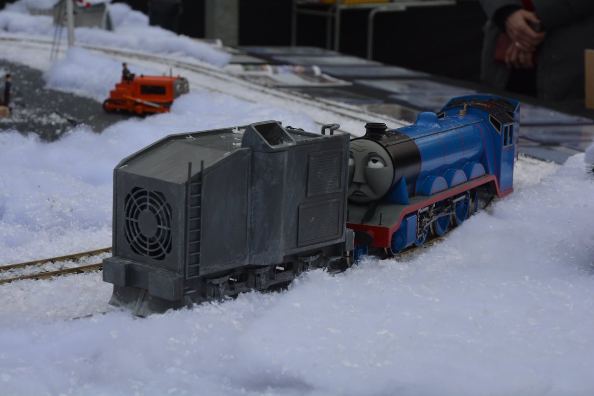 Tangentially Thomas tweet media