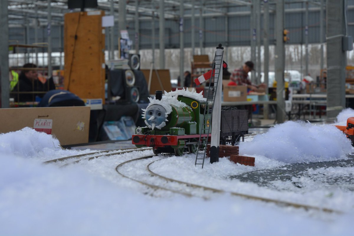 Tangentially Thomas tweet media