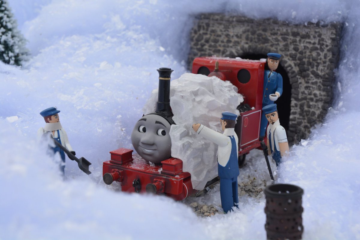 Tangentially Thomas tweet media