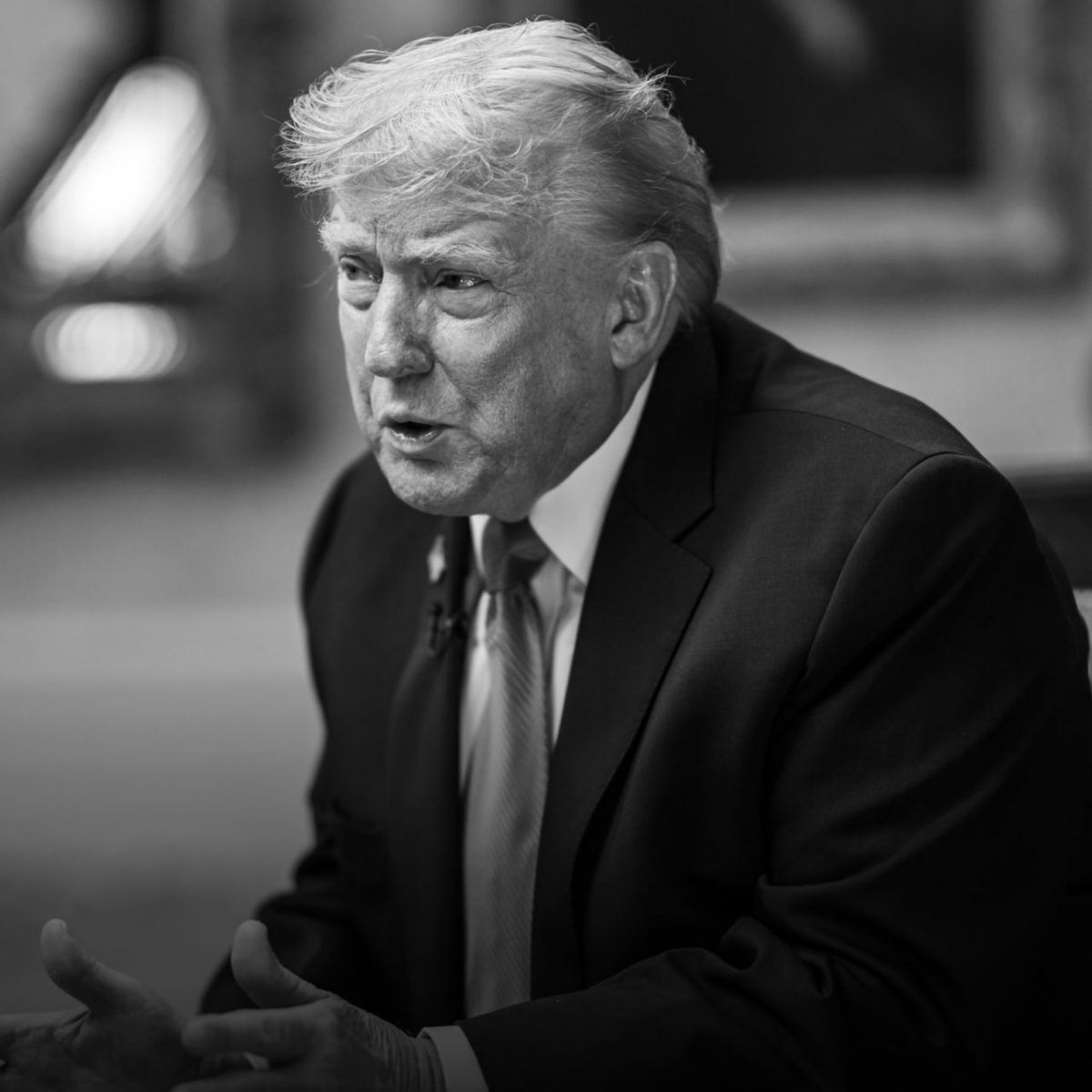 RightPulseNewss's tweet image. BREAKING 🅱️

Senator AOC is calling on Donald Trump to step down, warning if he refuses, the consequences will be severe. She says Congress is prepared to move forward with impeachment. 

What's your response to AOC......??👀

MAKE THIS GO VIRAL ON 𝕏. LET’S GO 👏