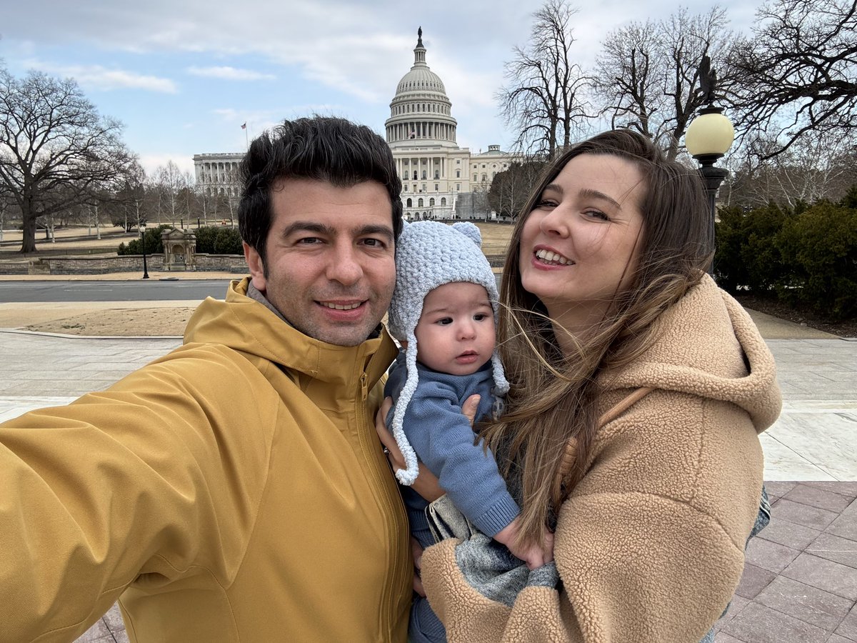 10 yıl önce tek başıma geldiğim Amerika’dan bugün 3 kişilik mini bir aile olarak temelli ayrılıyorum. Bu ülkeyi hiç sevemedim. Elbette çok güzel yanları var ama yalnızlık, TR’ye uzaklık ve para harcamaya dayalı mutluluk anlayışı bizim aradığımız hayat değil. E bir de malum video