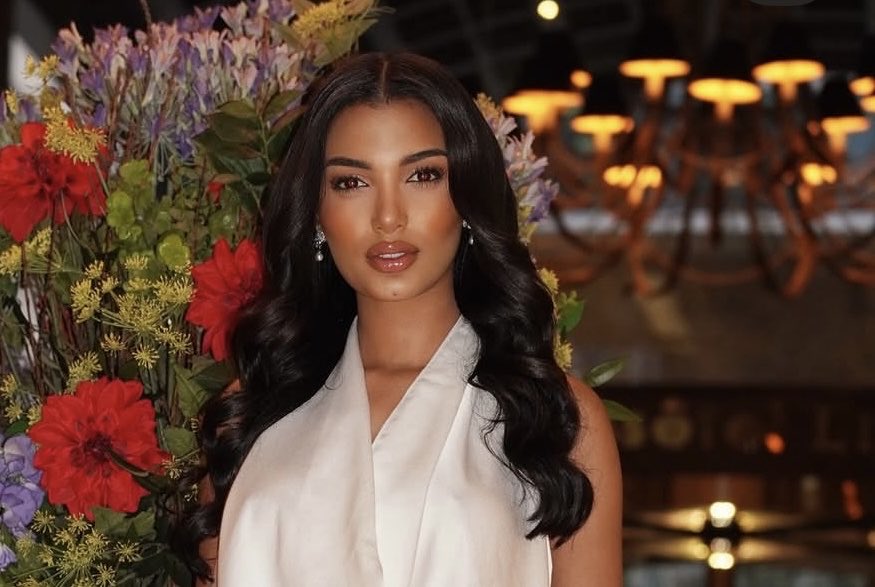 EliLCDLFM's tweet image. Por qué soy bonita y todo 🩷✨ #TeamCelinee #LCDLF6