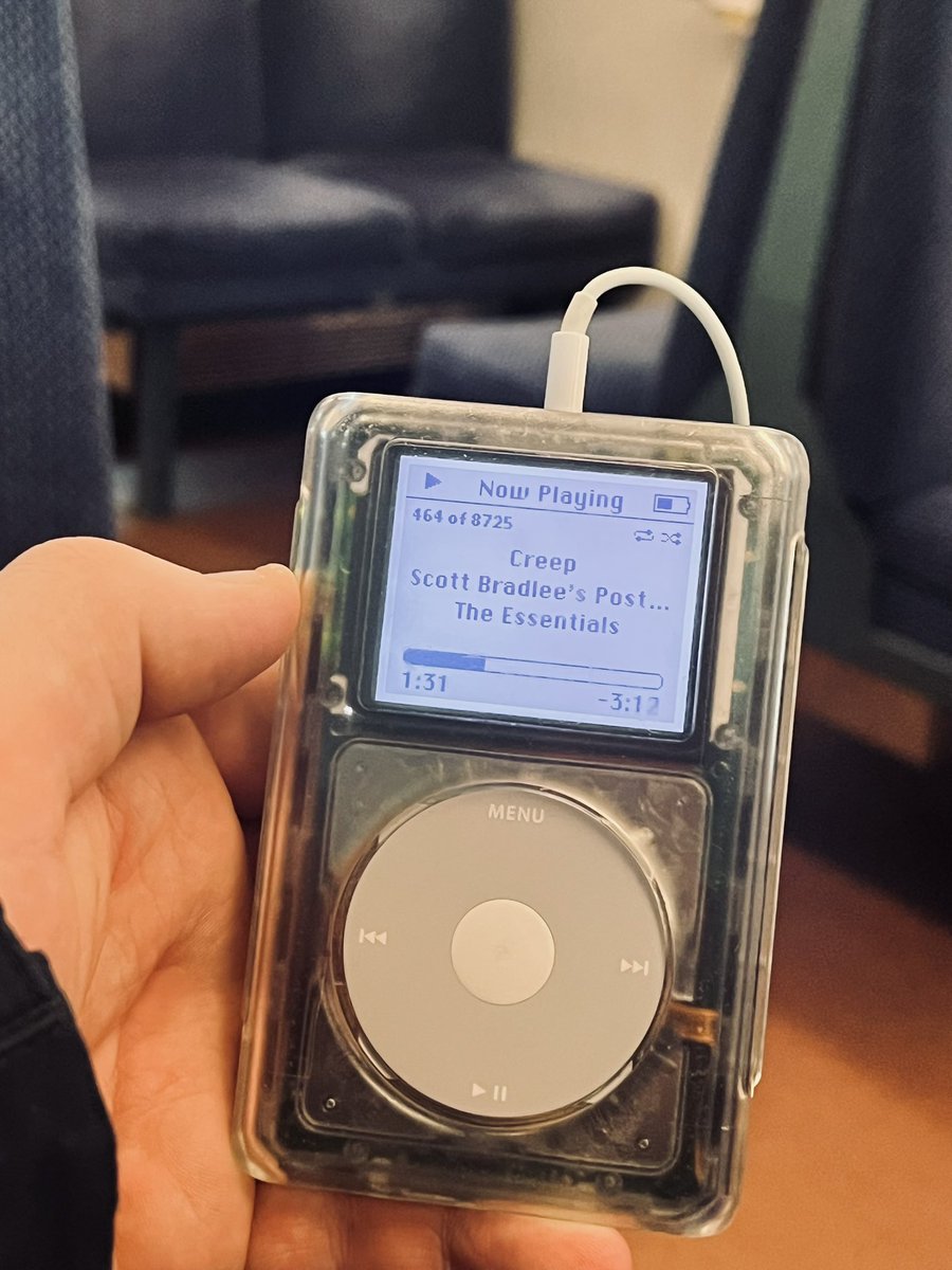 iPOddities tweet media