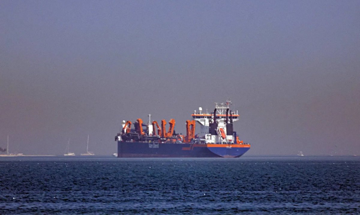 Nigeriancoment's tweet photo. Effective IMMEDIATELY, I have ordered the United States Development Finance Corporation (DFC) to provide, at a very reasonable price, political risk insurance and guarantees for the Financial Security of ALL Maritime Trade... If necessary, the United States Navy will begin escorting tankers through the Strait of Hormuz, as soon as possible." 

~ President Donald J. Trump 🇺🇸 says