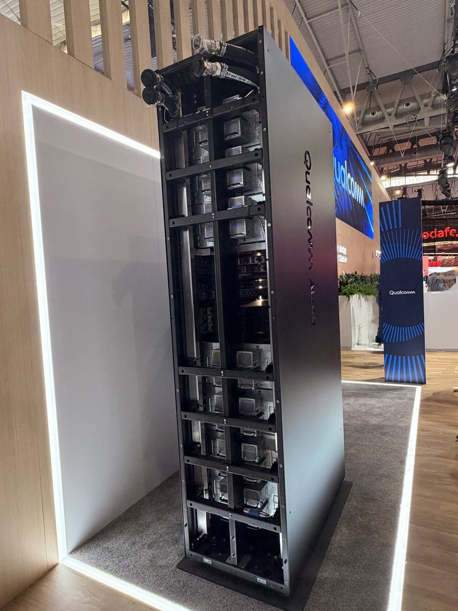 prabhu_ram's tweet photo. At #MWC26, @Qualcomm demoed its rack-scale AI platform with the AI200: 768GB LPDDR per accelerator, ~43TB/rack, inference on 350B-parameter models, scaling to 1T. Target rollout: 200MW of AI infra via HUMAIN starting 2026. 

#DataCenterAI https://t.co/lBP9WAWxTk