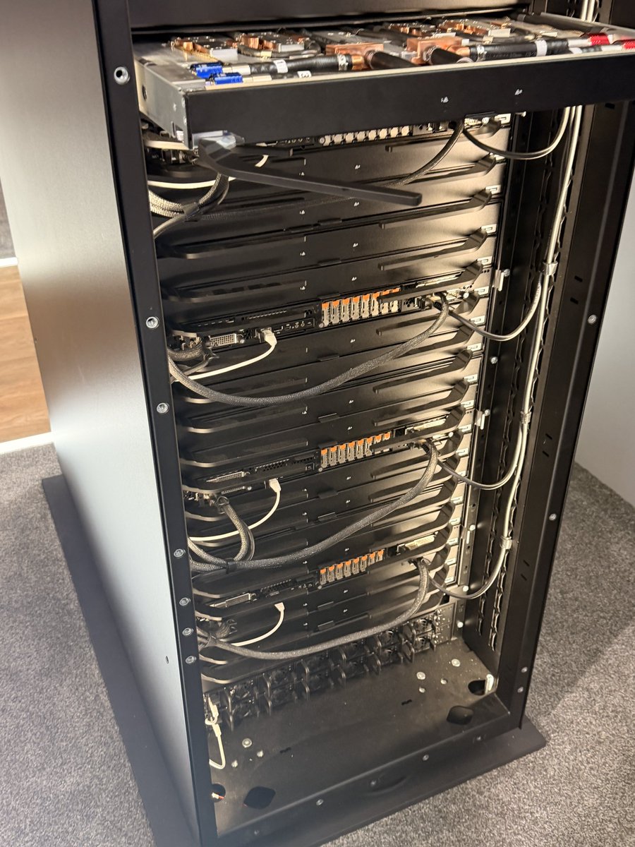 prabhu_ram's tweet photo. At #MWC26, @Qualcomm demoed its rack-scale AI platform with the AI200: 768GB LPDDR per accelerator, ~43TB/rack, inference on 350B-parameter models, scaling to 1T. Target rollout: 200MW of AI infra via HUMAIN starting 2026. 

#DataCenterAI https://t.co/lBP9WAWxTk