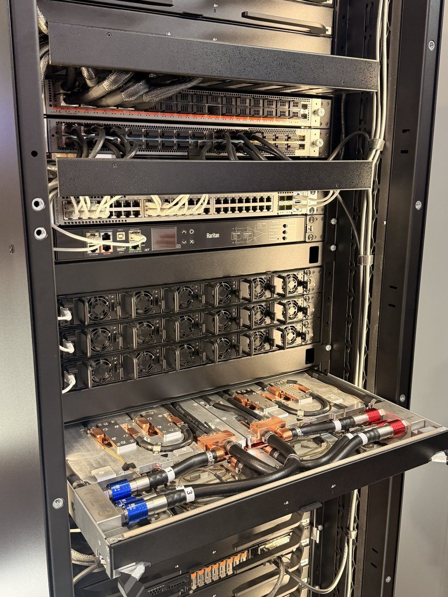 prabhu_ram's tweet photo. At #MWC26, @Qualcomm demoed its rack-scale AI platform with the AI200: 768GB LPDDR per accelerator, ~43TB/rack, inference on 350B-parameter models, scaling to 1T. Target rollout: 200MW of AI infra via HUMAIN starting 2026. 

#DataCenterAI https://t.co/lBP9WAWxTk